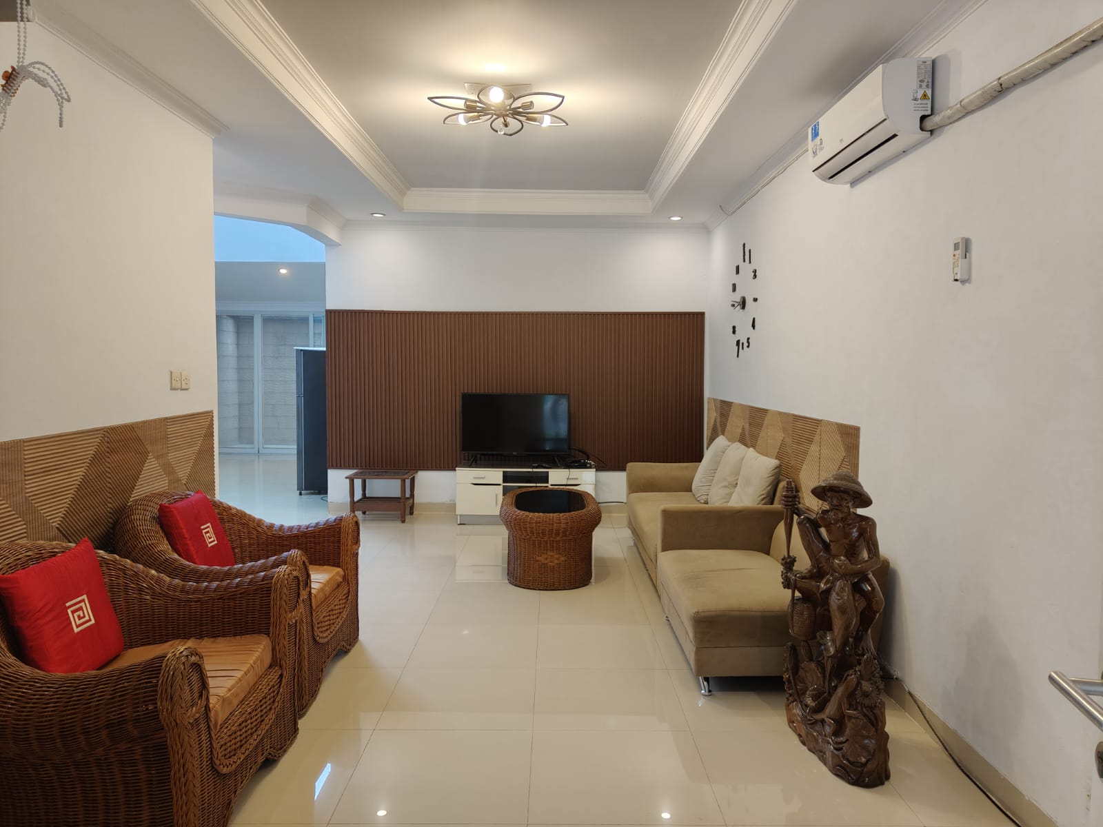 Rumah Disewakan di Meadow Green Lippo Cikarang